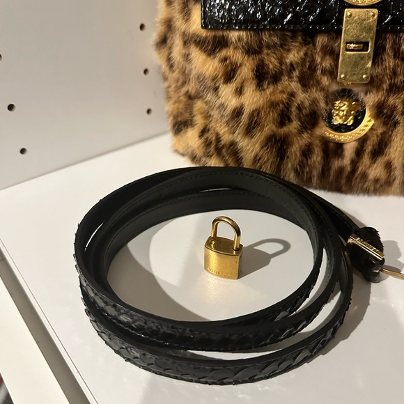 Authentic VINTAGE VERSACE REAL MINK and REAL PYTHON MINI - Picture 5 of 6